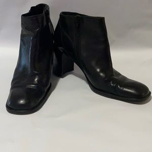 Via Spiga Booties 7.5